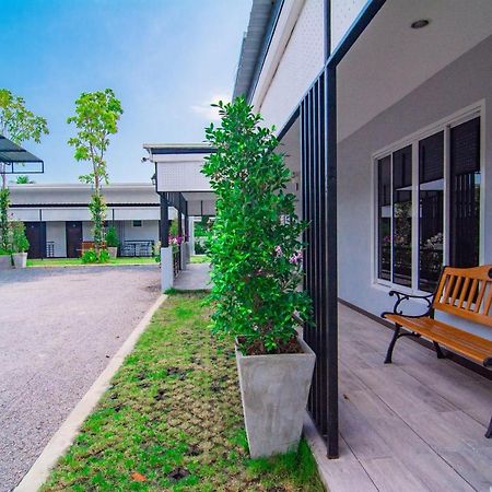 Oyo 533 Runya Poolvilla براشاوب خيرى خان المظهر الخارجي الصورة